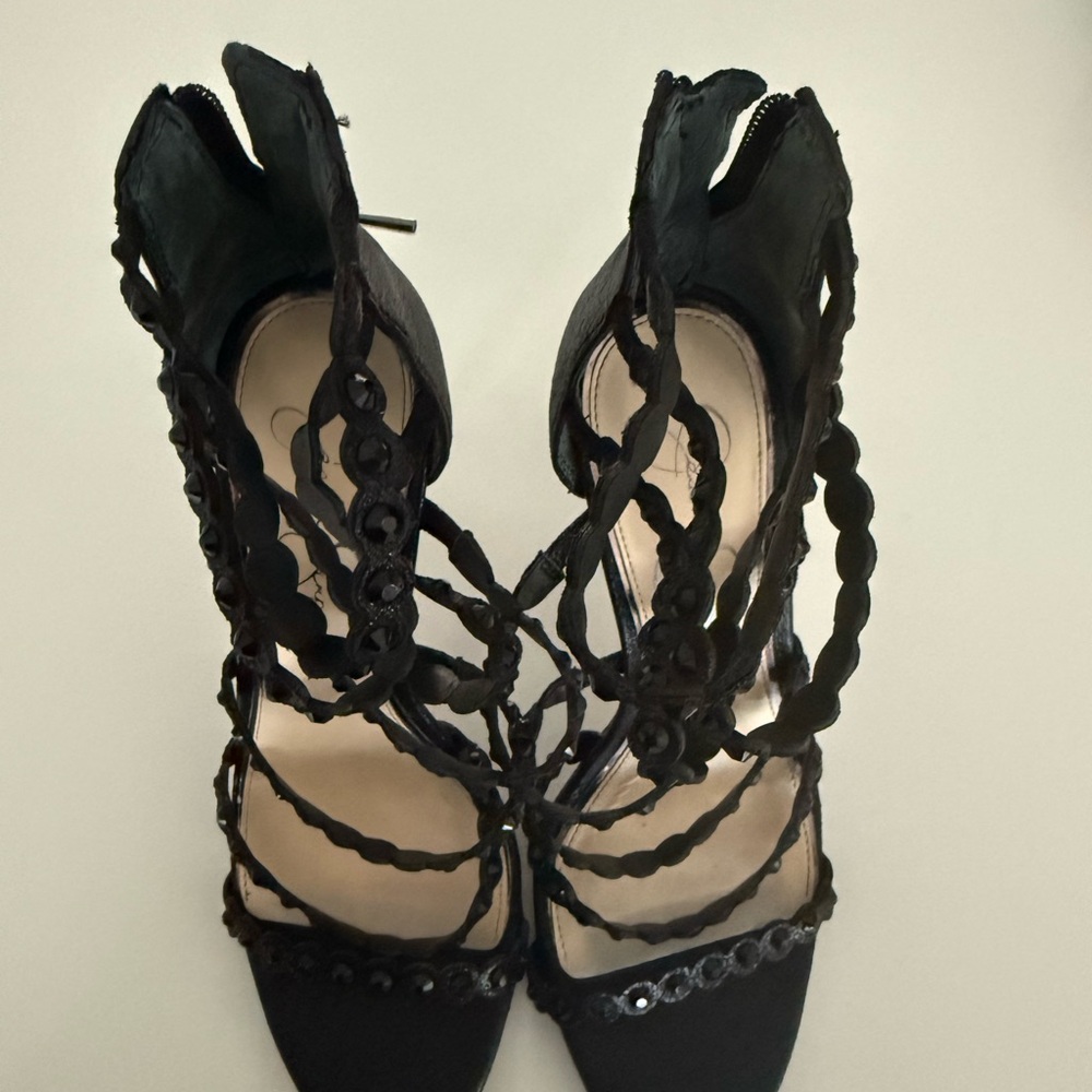 Jessica Simpson used zise 7.5 - Picture 2 of 4